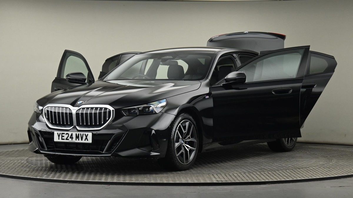 BMW 5 Series Image 28