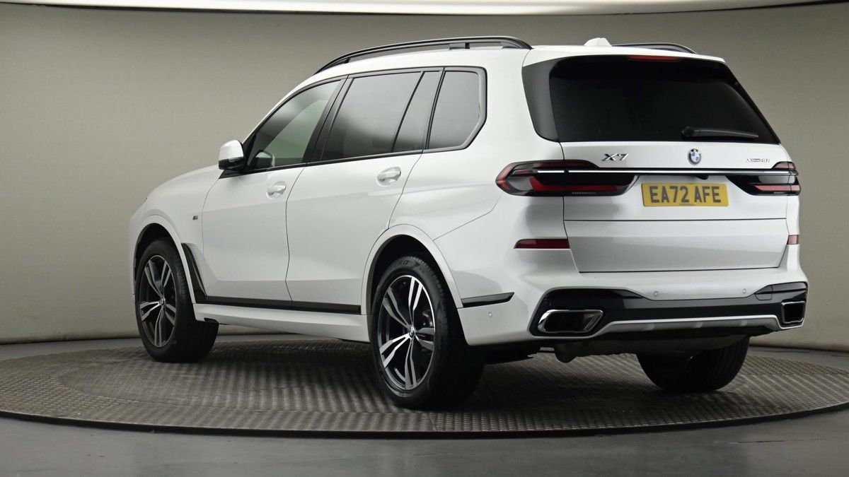 More views of BMW X7