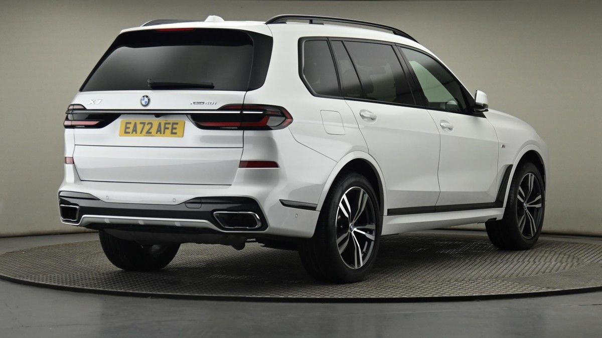 More views of BMW X7