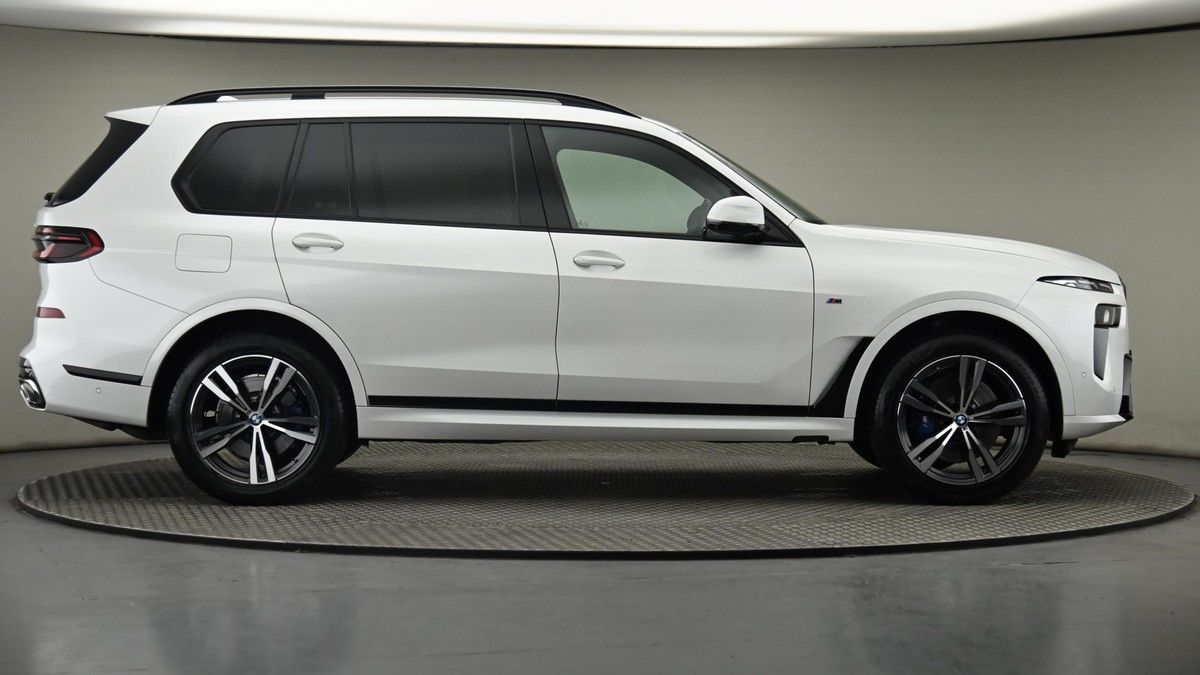 More views of BMW X7