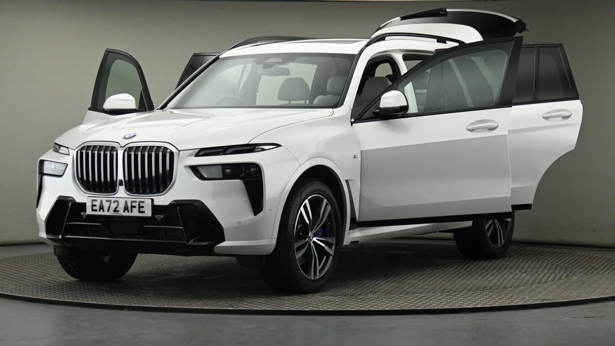 More views of BMW X7