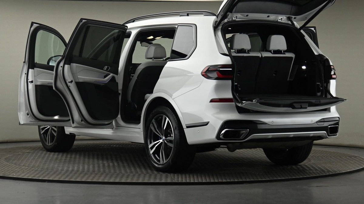 More views of BMW X7