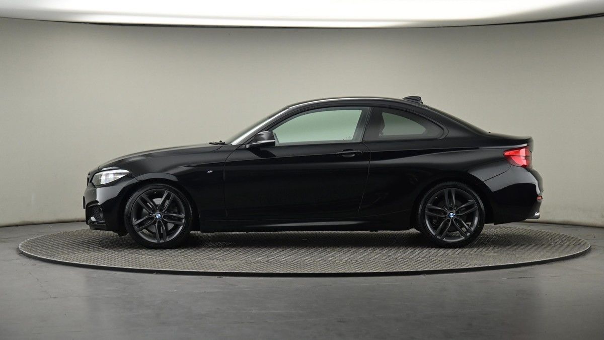 BMW 2 Series Image 23