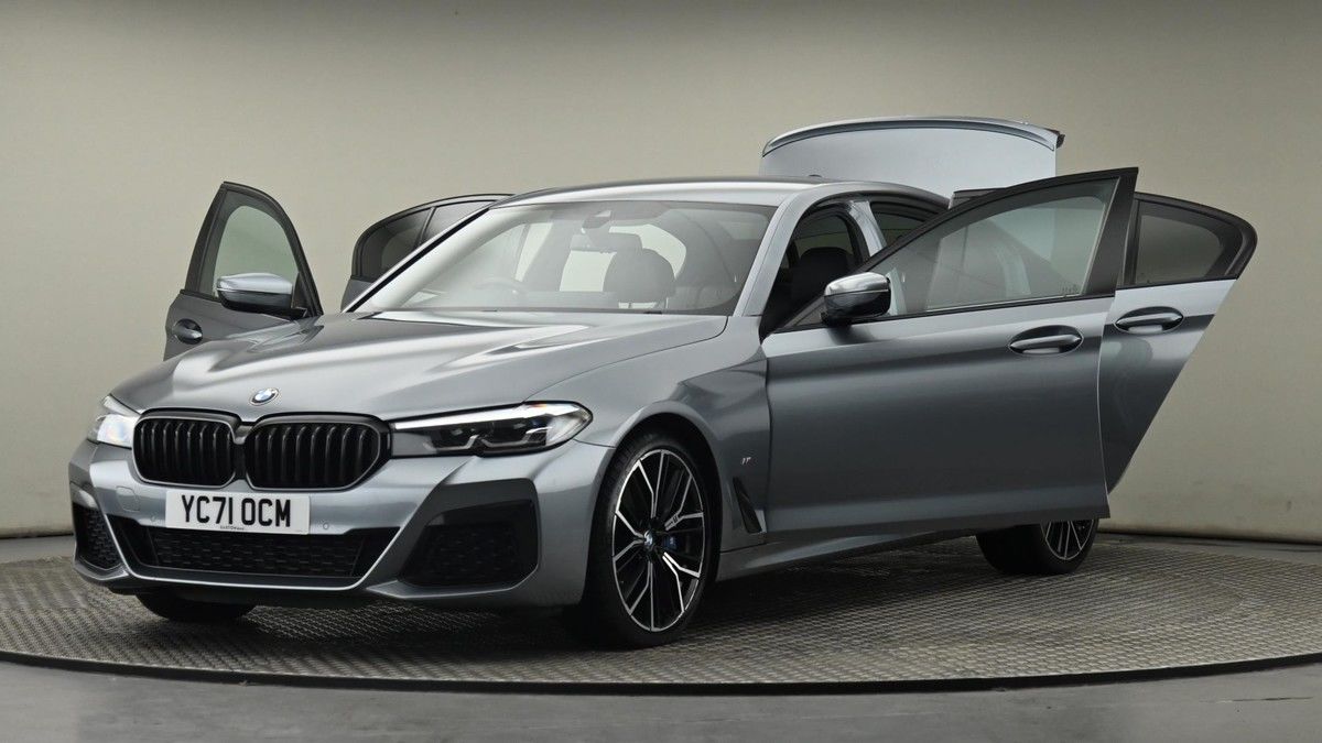 BMW 5 Series Image 27