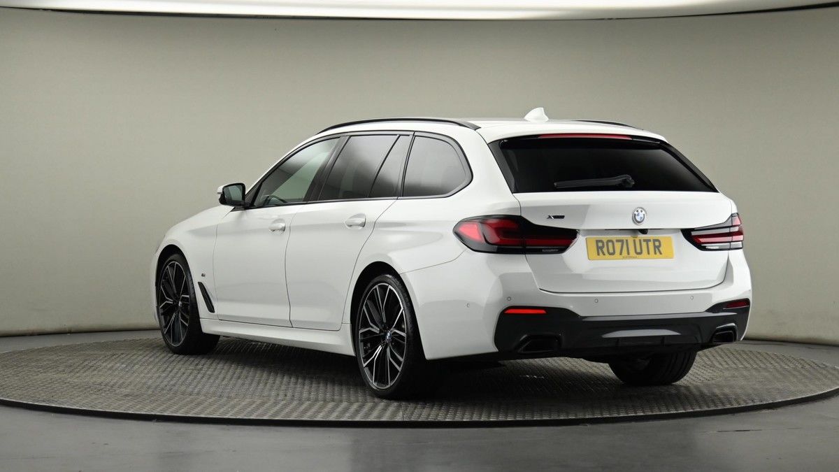 BMW 5 Series Image 23