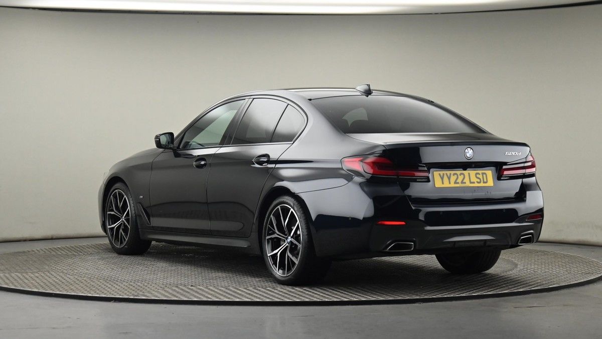 BMW 5 Series Image 24