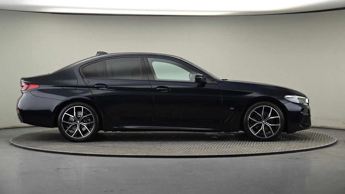 BMW 5 Series Image 27