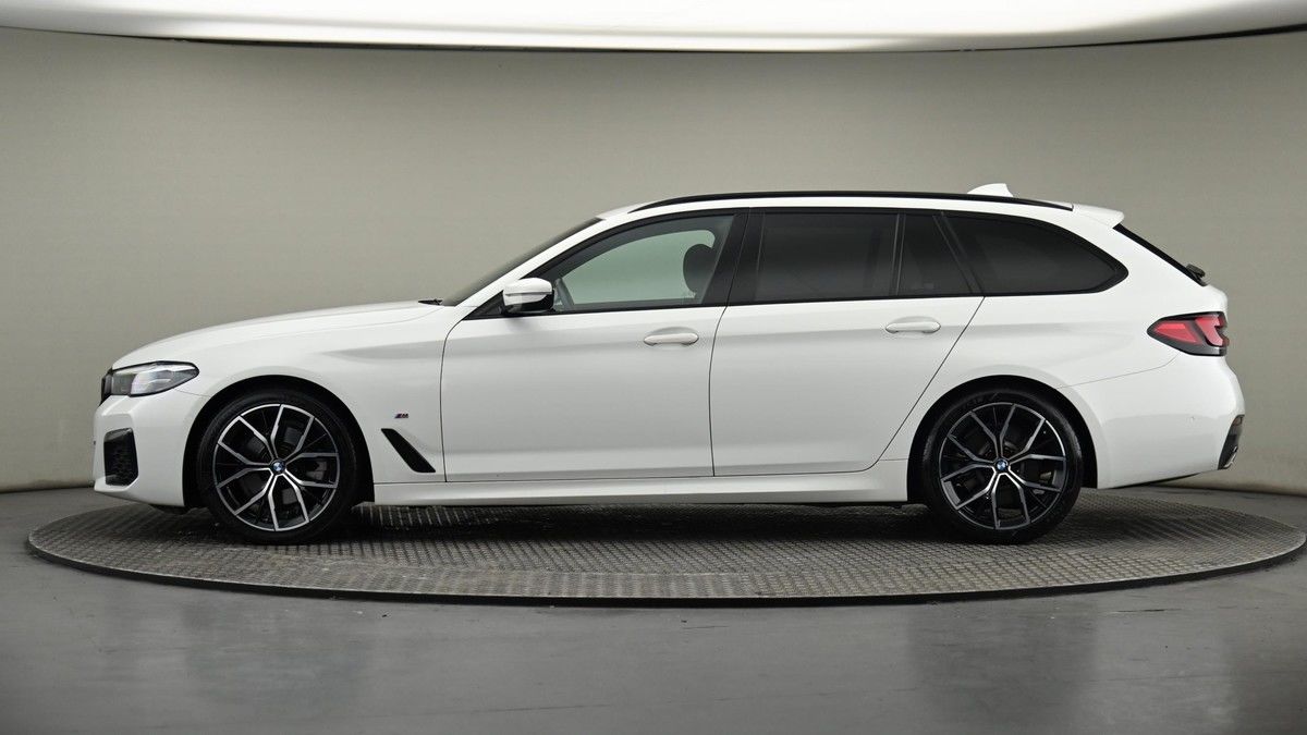 BMW 5 Series Image 22