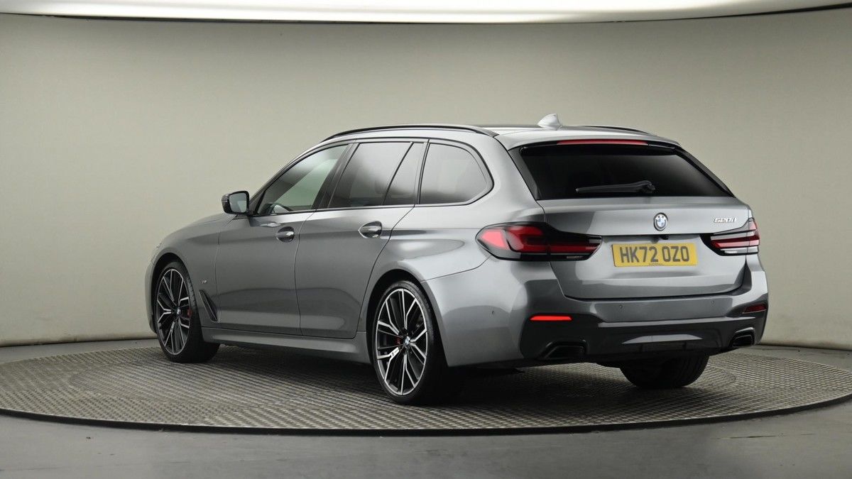 BMW 5 Series Image 24