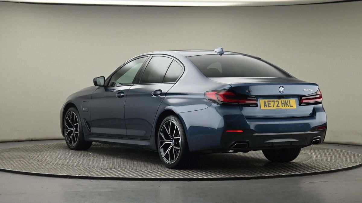 BMW 5 Series Image 24