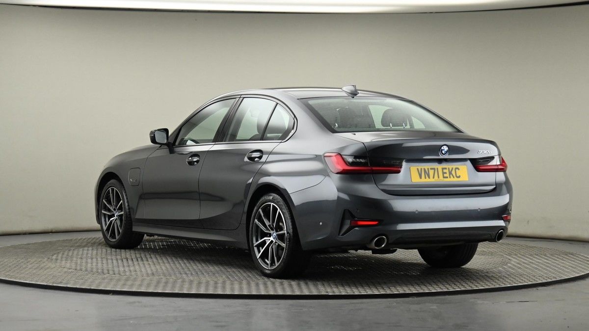 BMW 3 Series Image 24