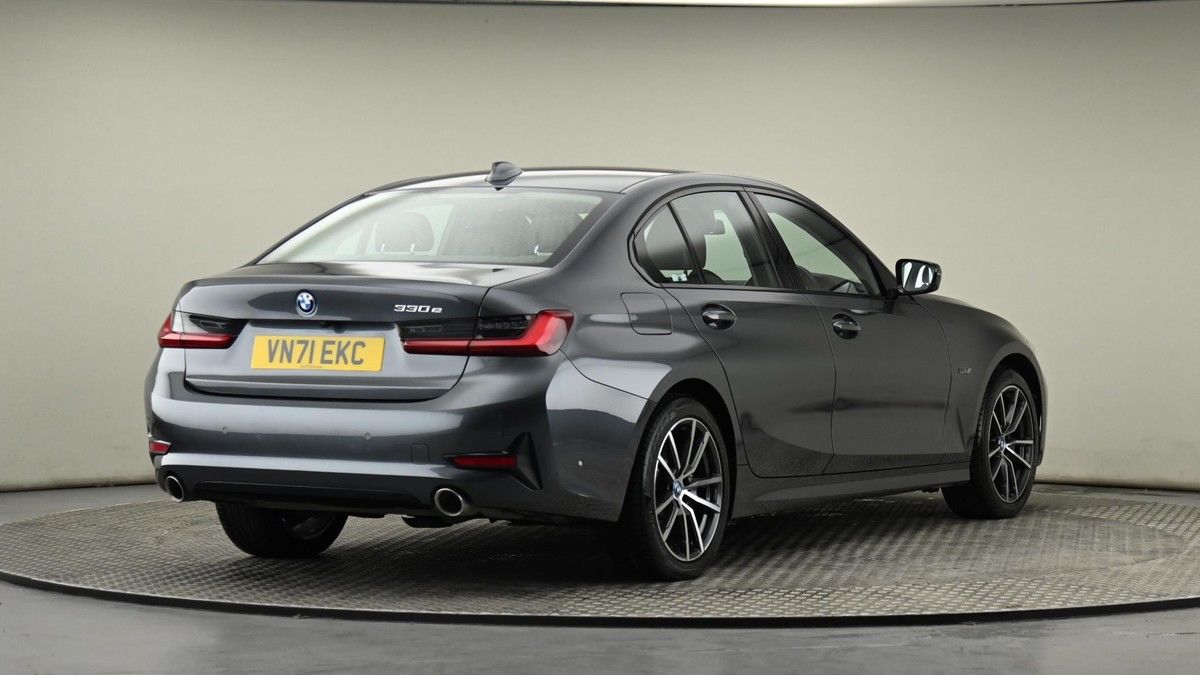 BMW 3 Series Image 26