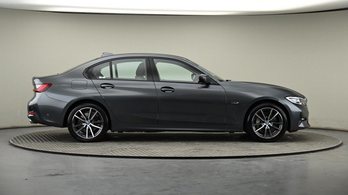 BMW 3 Series Image 27