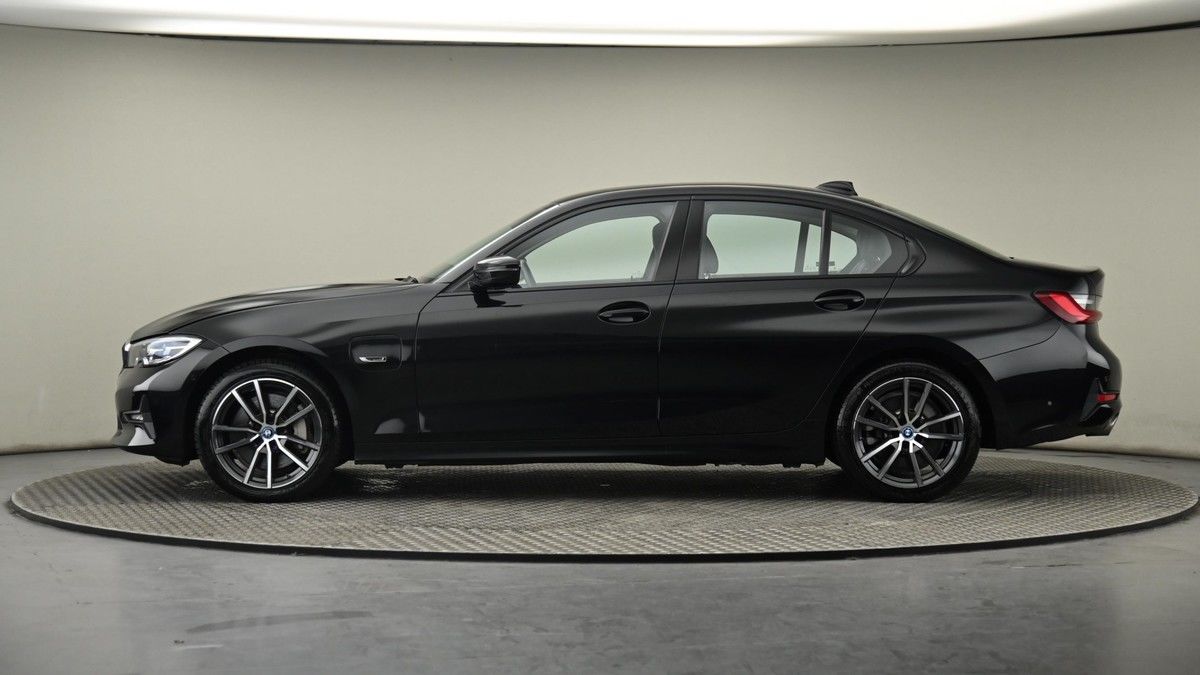 BMW 3 Series Image 22