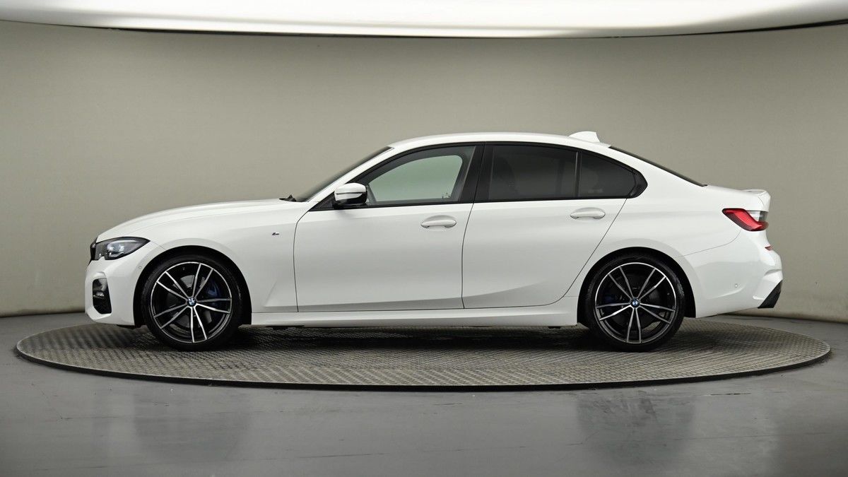 BMW 3 Series Image 23