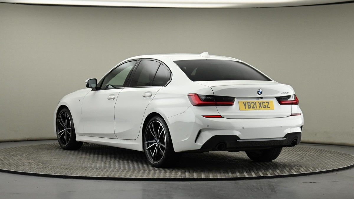 BMW 3 Series Image 24