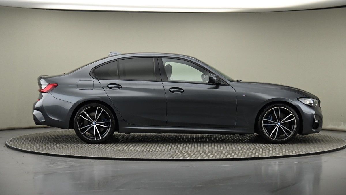 BMW 3 Series Image 26