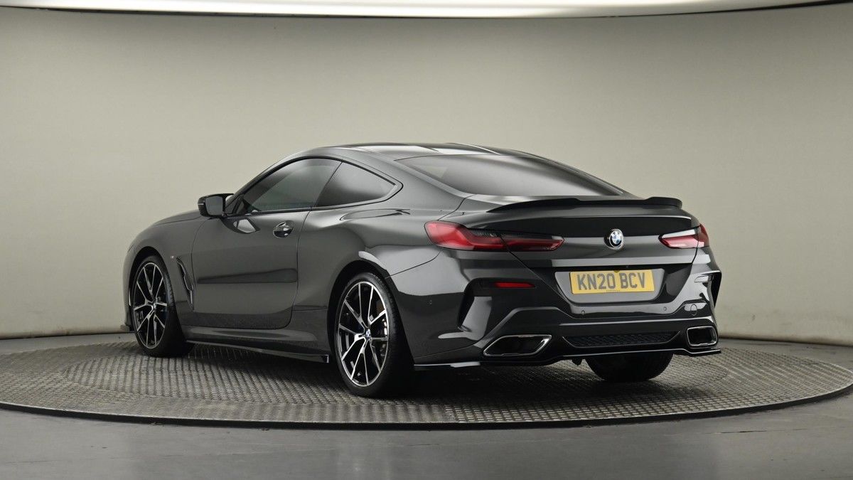 BMW 8 Series Image 24