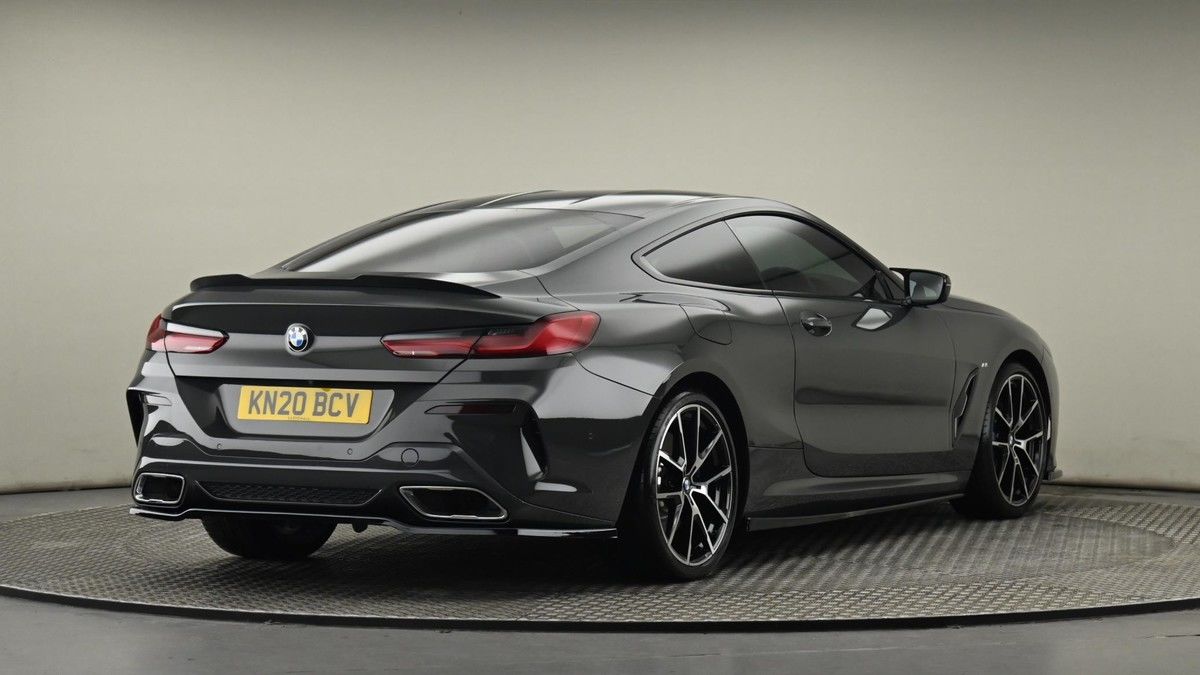 BMW 8 Series Image 26