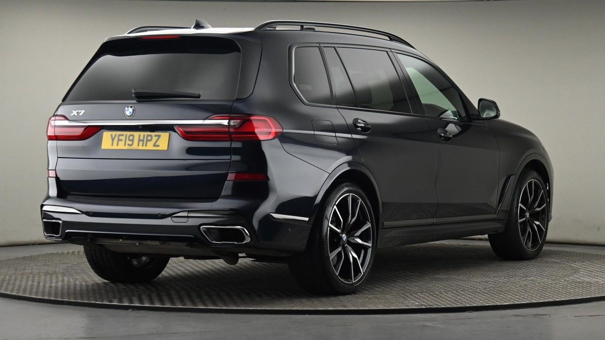 More views of BMW X7