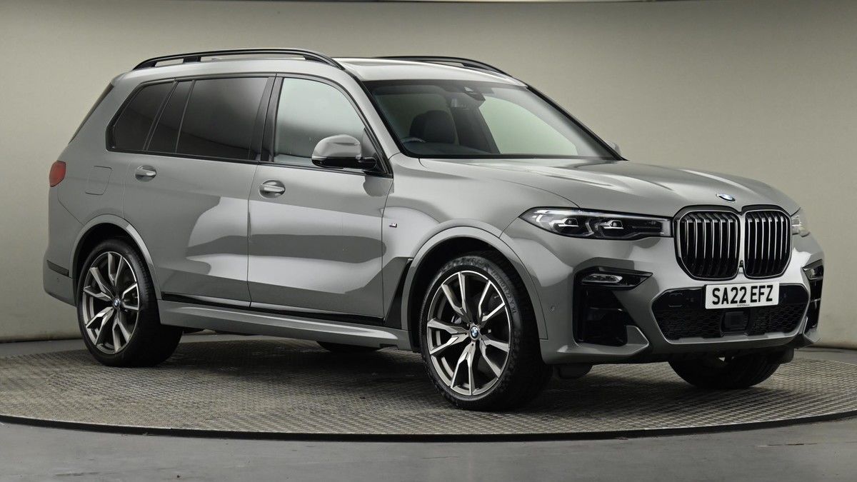 More views of BMW X7