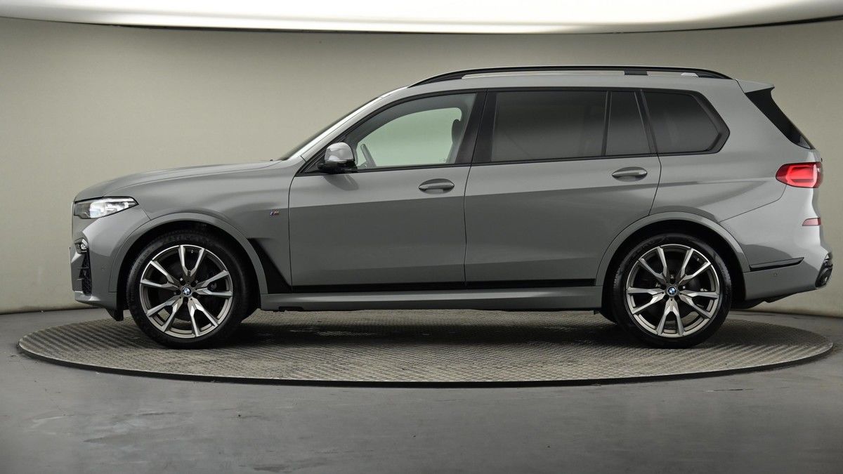 More views of BMW X7