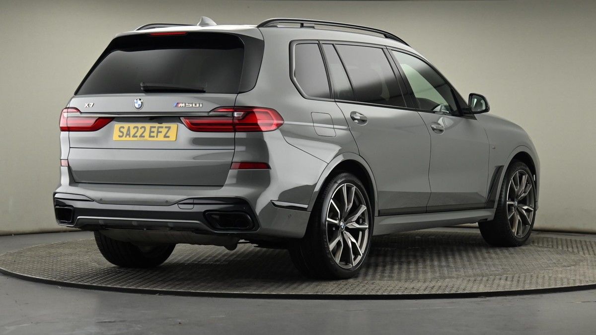 More views of BMW X7