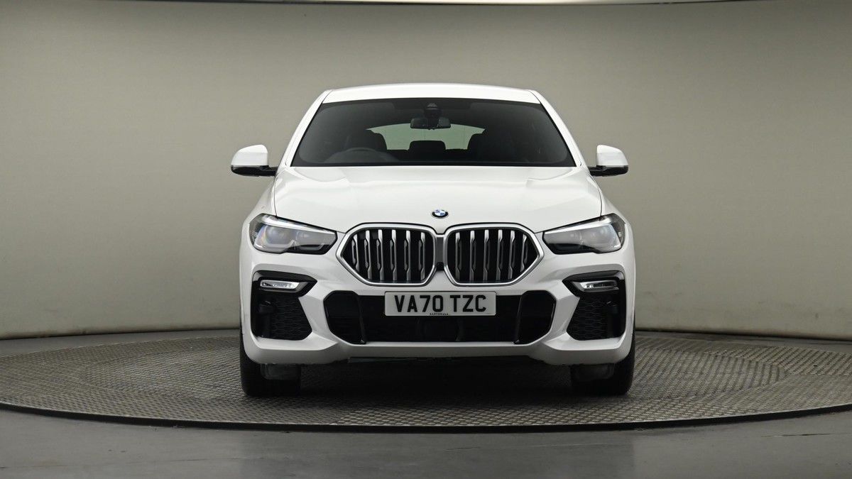 BMW X6 Image 21