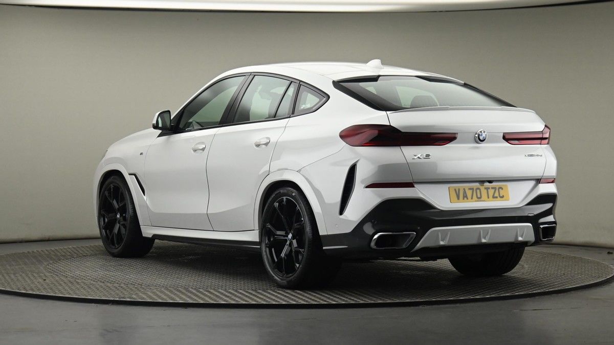 BMW X6 Image 24