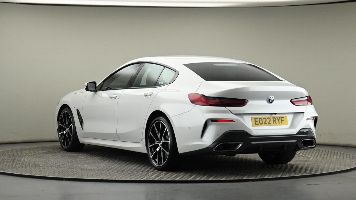 BMW 8 Series Image 24