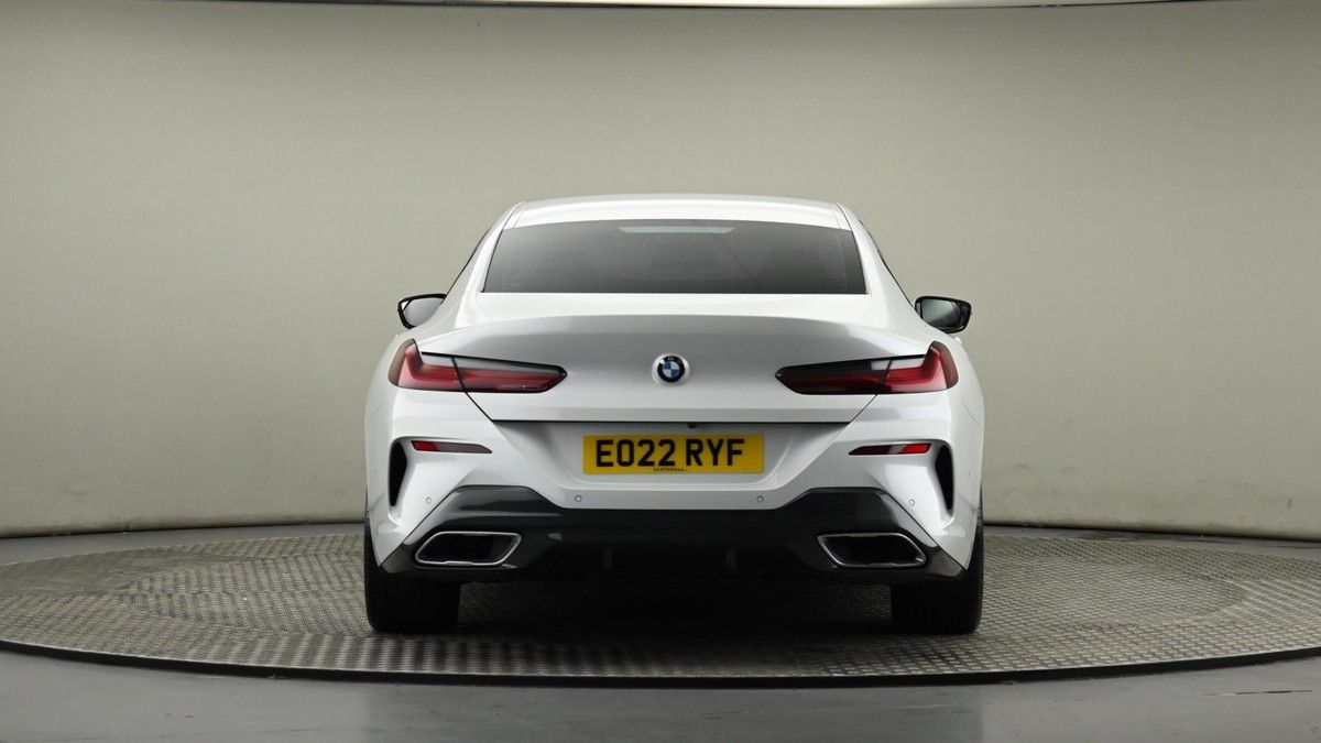 BMW 8 Series Image 25