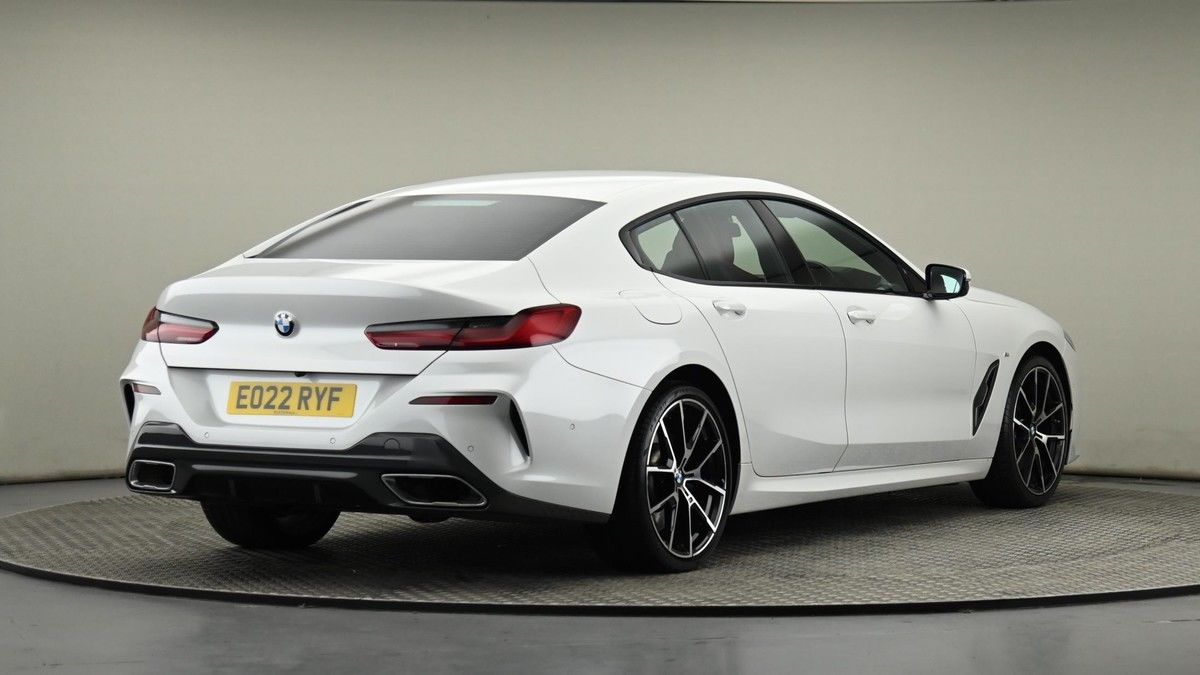 BMW 8 Series Image 26