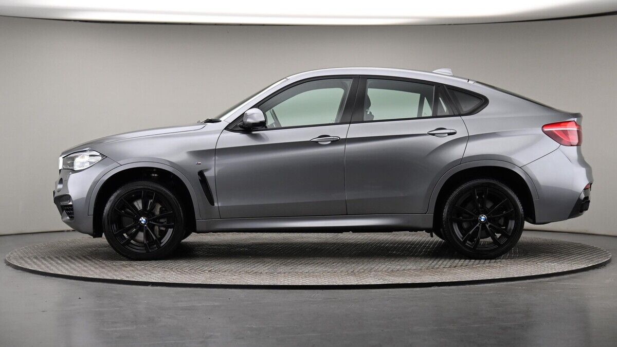 BMW X6 Image 23