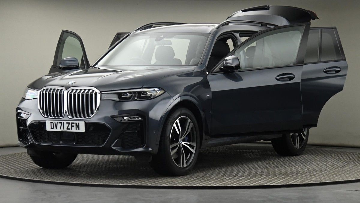 BMW X7 Image 28