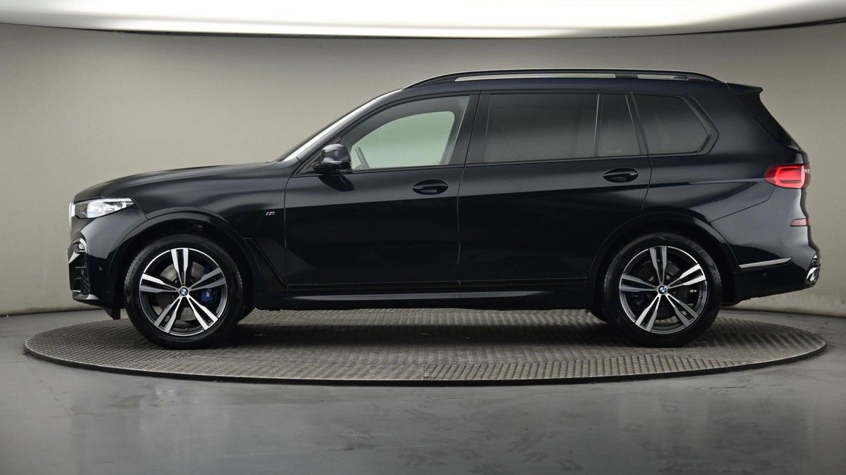 More views of BMW X7