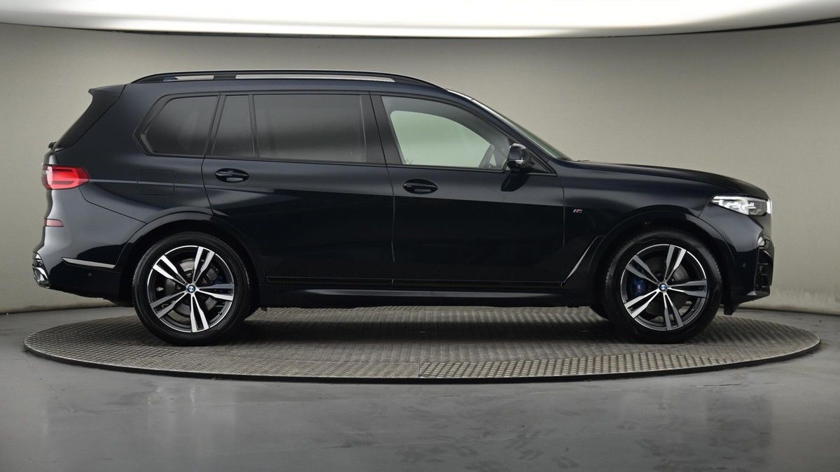 More views of BMW X7