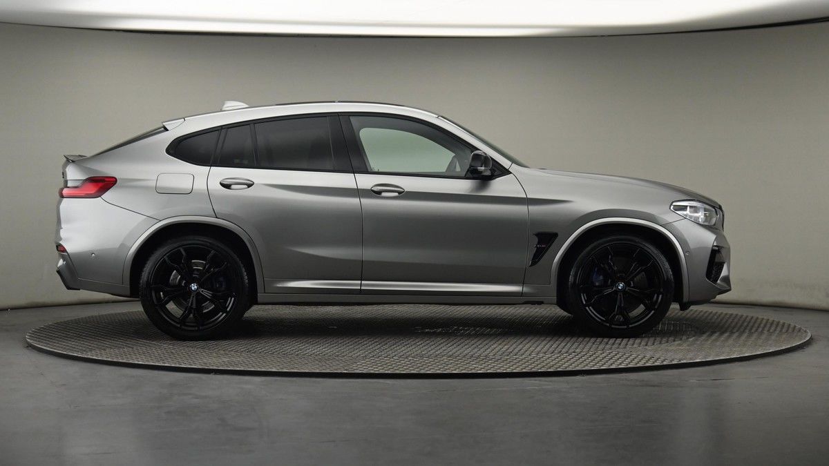 More views of BMW X4 M