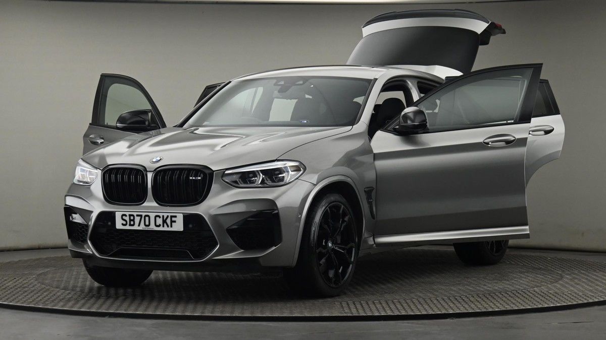 More views of BMW X4 M