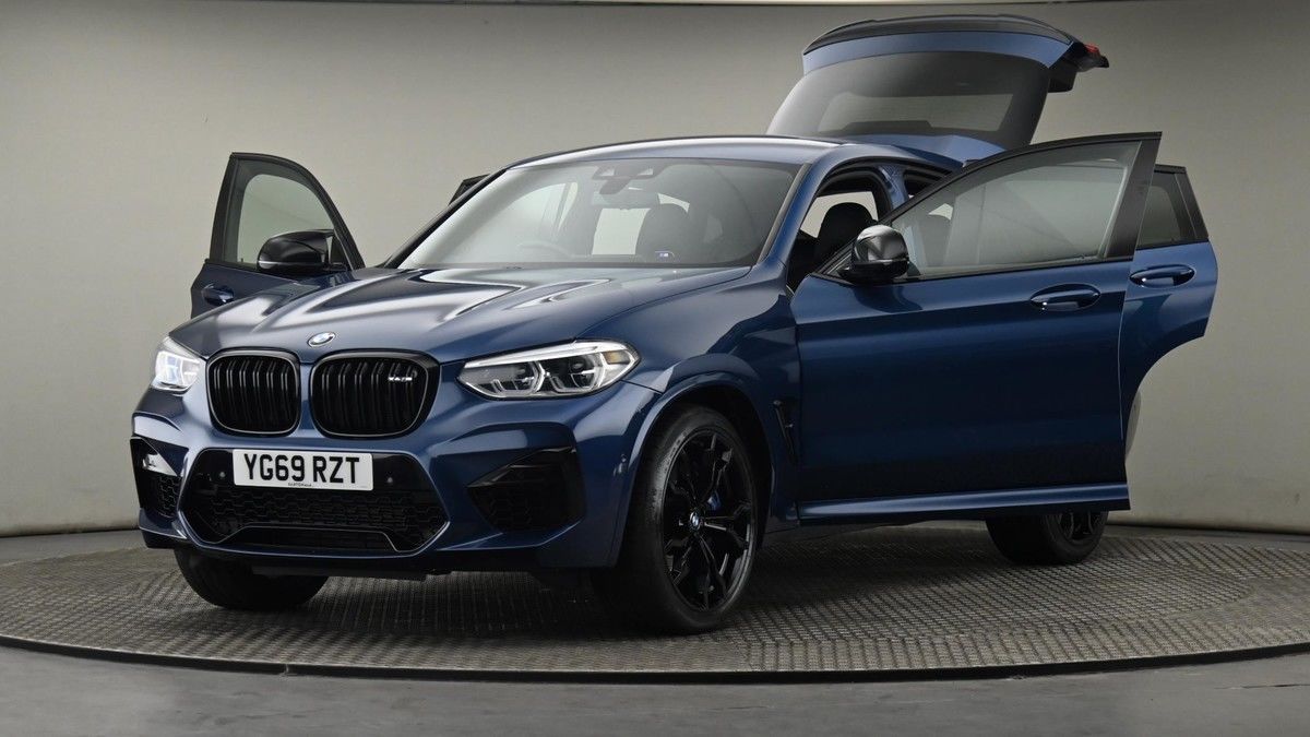 More views of BMW X4 M