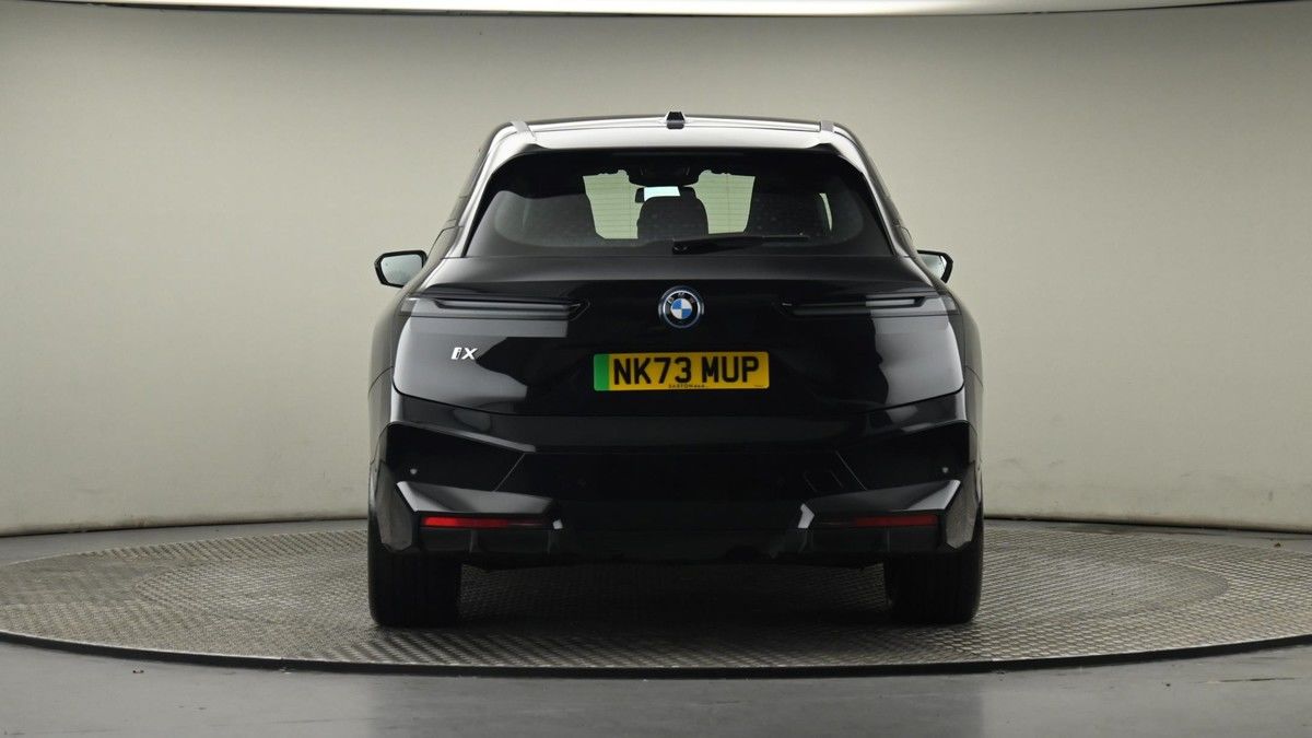 BMW iX Image 25