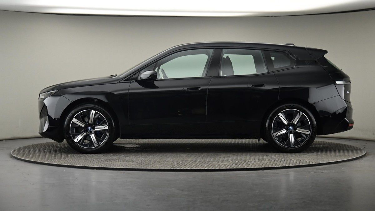 BMW iX Image 23