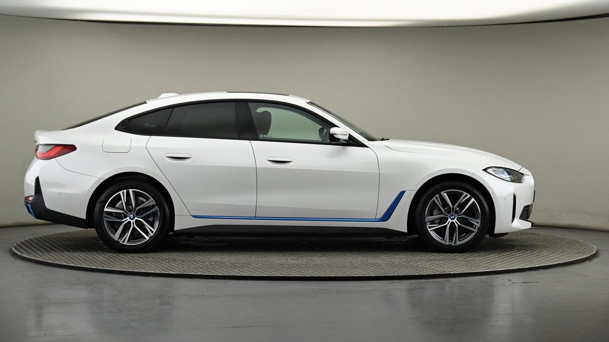 BMW i4 Image 27