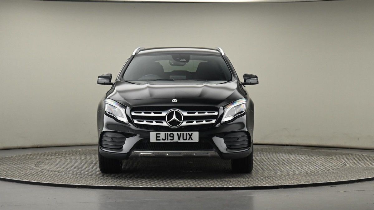 Mercedes-Benz GLA Image 21