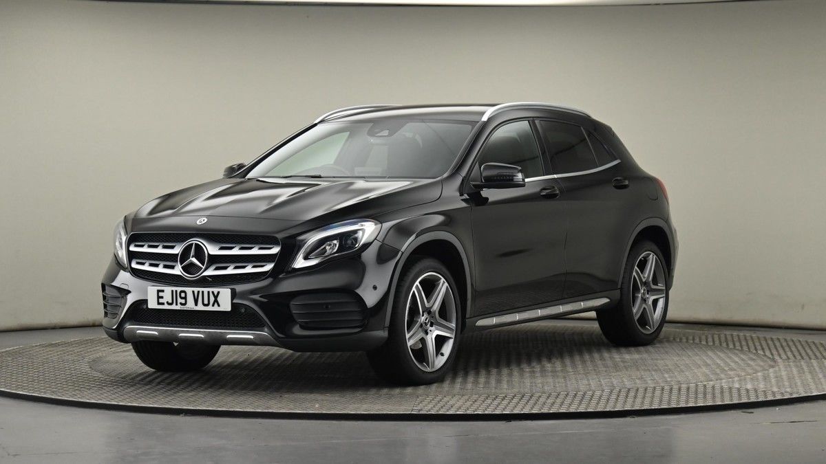 Mercedes-Benz GLA Image 22