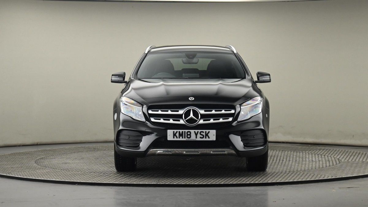 Mercedes-Benz GLA Image 21