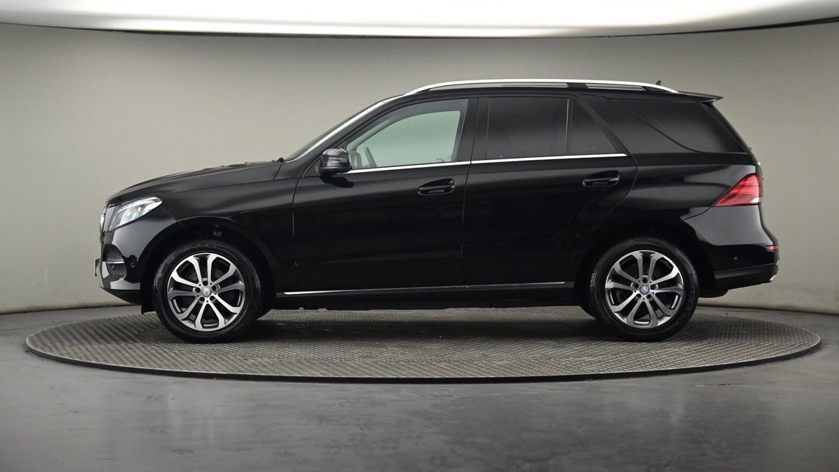 Mercedes-Benz GLE Image 23