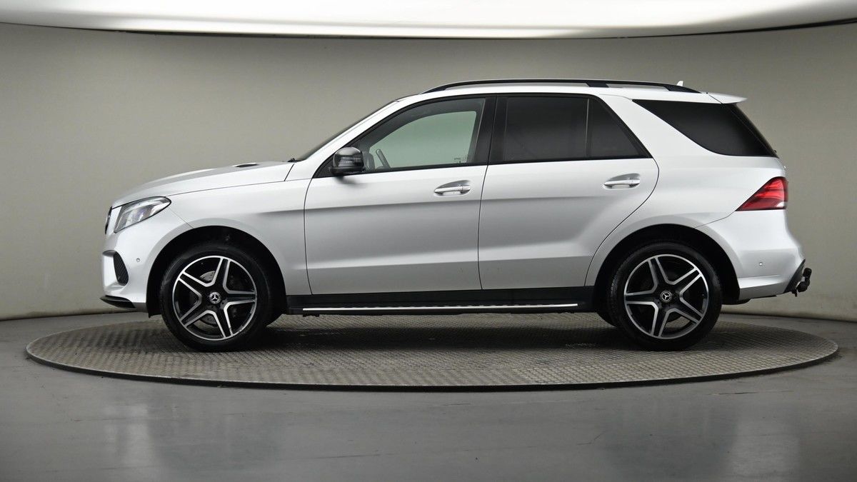 Mercedes-Benz GLE Class Image 23