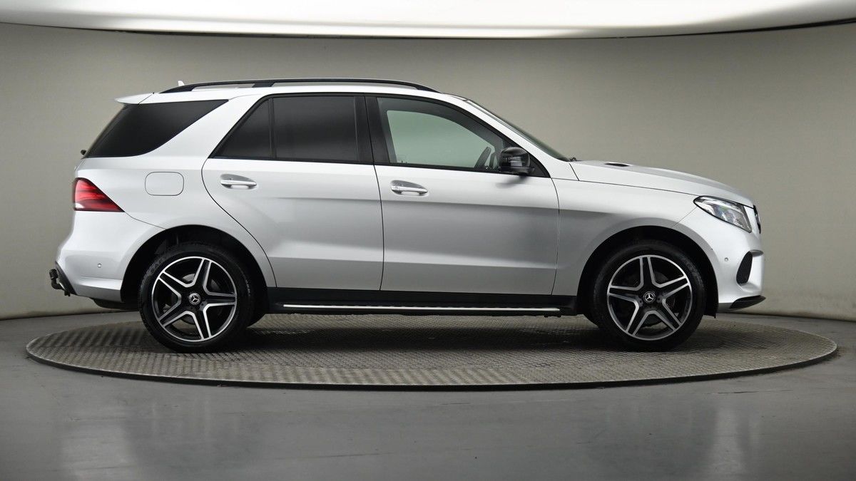 Mercedes-Benz GLE Class Image 27