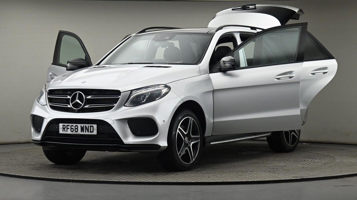 More views of Mercedes-Benz GLE