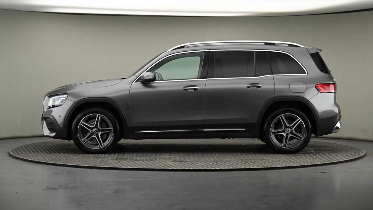 Mercedes-Benz GLB Image 23